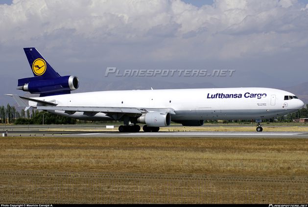 D-ALCE-Lufthansa-Cargo-McDonnell-Douglas-MD-11 Planespotter
