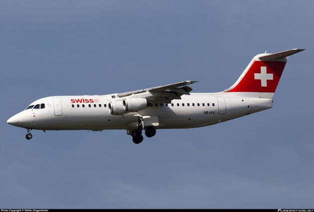 HB-IXV-Swiss-British-Aerospace-Avro-RJ100_PlanespottersNet_.jpg