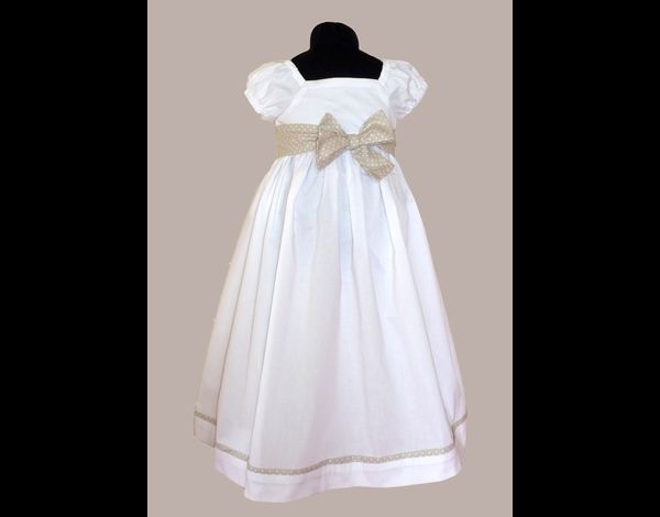 http://img.over-blog.com/630x470-000000/1/64/55/93//Filles/robe-Azenor-blanche-et-beige.JPG