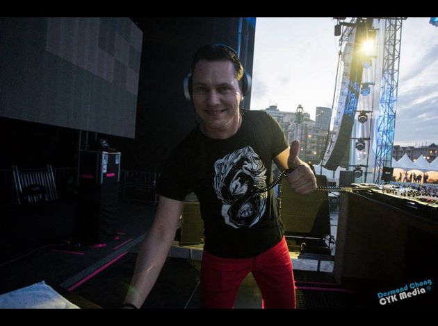 Tiesto-Chasing-Summer-Calgary-09 august-2013