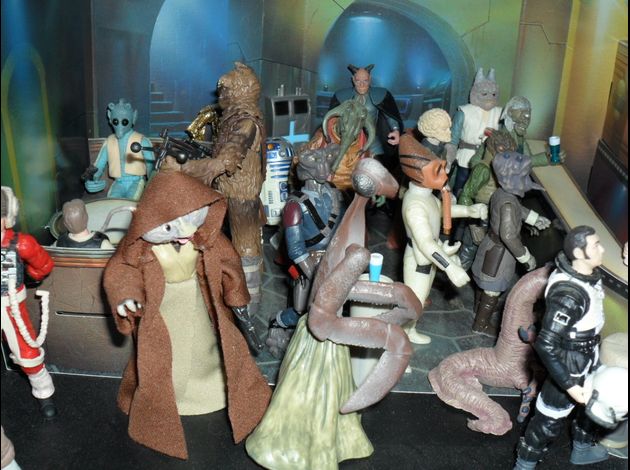 http://img.over-blog.com/630x470-000000/3/18/35/93//photo-figurine-star-wars-2/famille-star-wars/SAM_1053.JPG http://img.over-blog.com/630x470-000000/3/18/35/93//photo-figurine-star-wars-2/famille-star-wars/SAM_1053.JPG