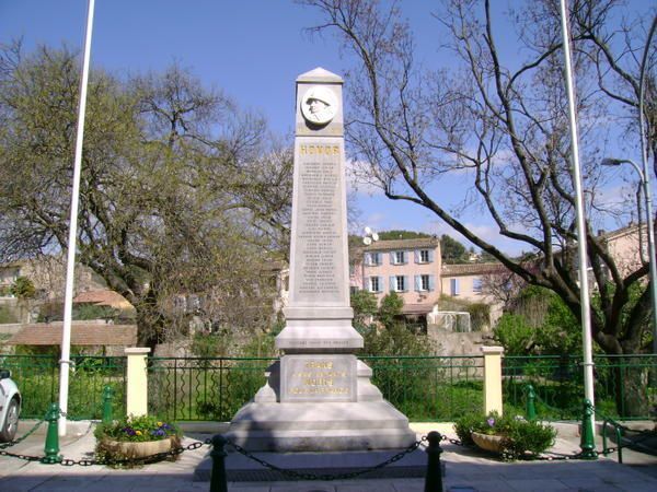 Monument place de la Victoire