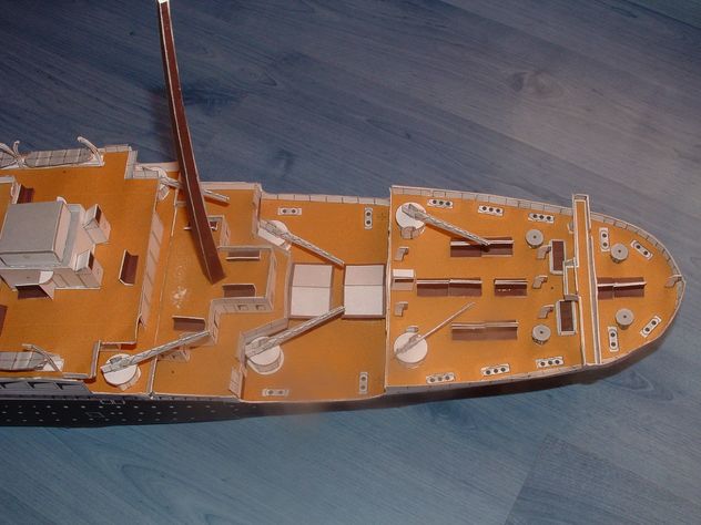 Maquette en carton - Page 7 Grue