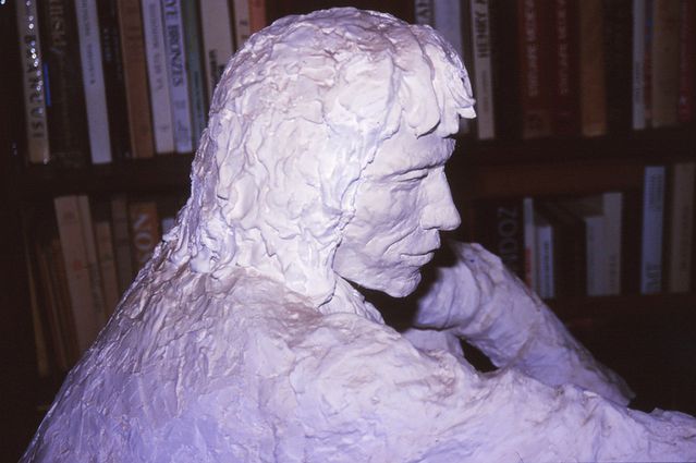 Auliac-1995-Le-badaud-platre-detail.jpg