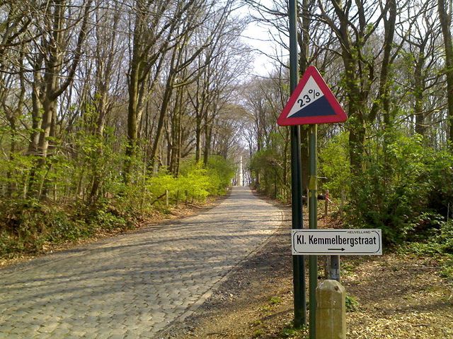 800px-Kemmelberg23.jpg
