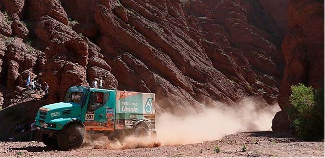 de-rooy--dakar-iveco.jpg