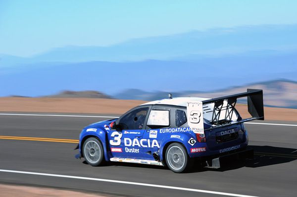 Pikes-Peak-2011.jpg
