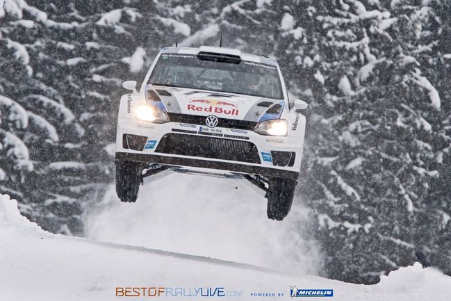 loeb-survole-le-rallye-de-suede.jpg