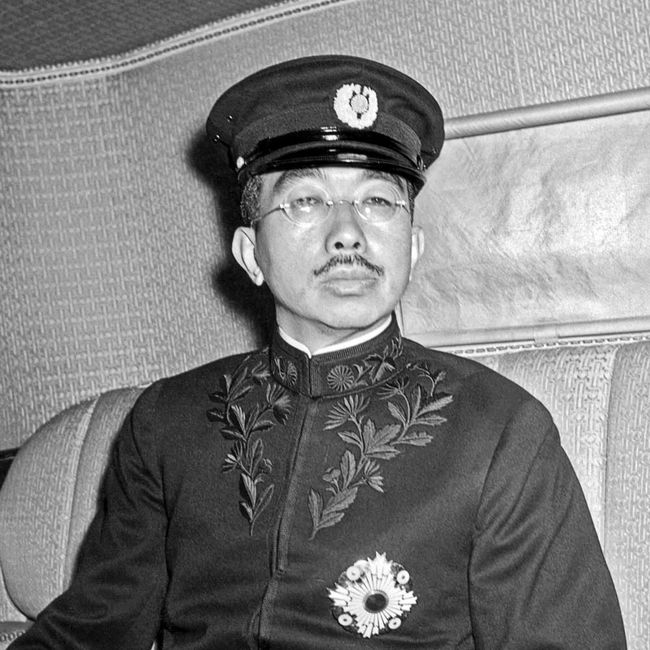 hirohito-1946.jpg