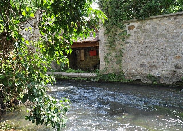 Lavoir---Abreuvoir---Pontoise-04-c-Ger-rd--1600x1200-.jpg