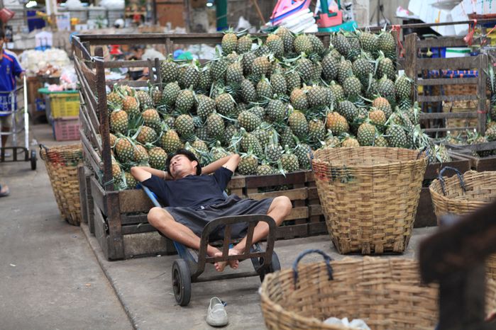 ananas-au-marche-de-Bangkok.jpg
