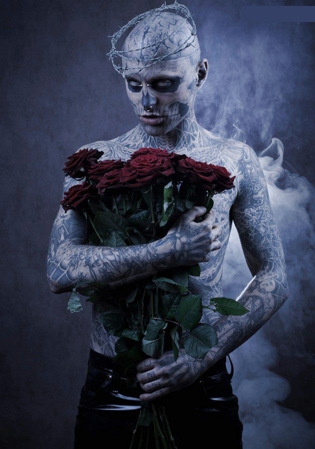 Rick-Genest-aux-fleurs--.jpg