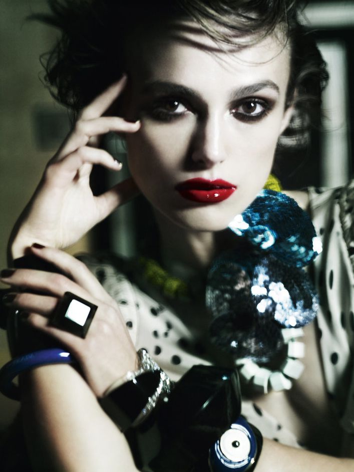 Keira-Knightley-for-Vogue-UK-January-2011-by-Mario-Testino3.jpg