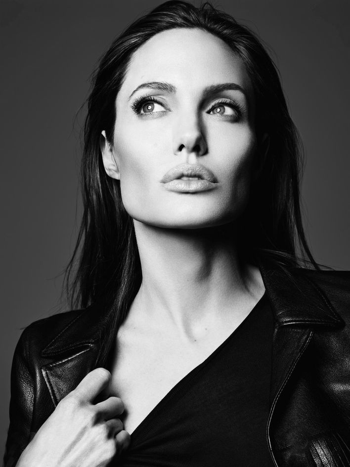 Angelina-Jolie-by-Hedi-Slimane-for-Elle-US-June-2014-9.jpg