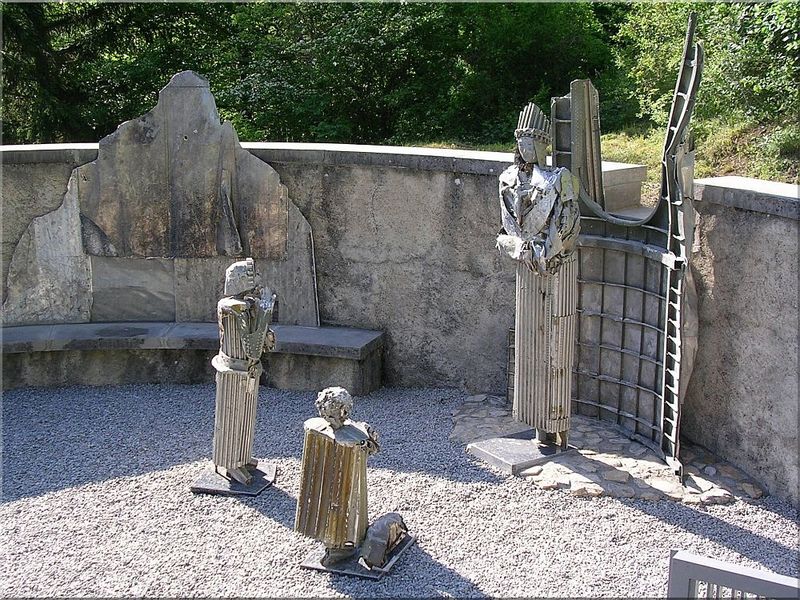 Memorial-accident-avion-obiou.jpg
