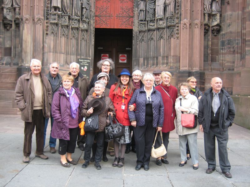A groupe devant la cathédrale