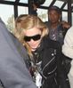 20131118-pictures-madonna-lax-airport-los-angeles-10.jpg
