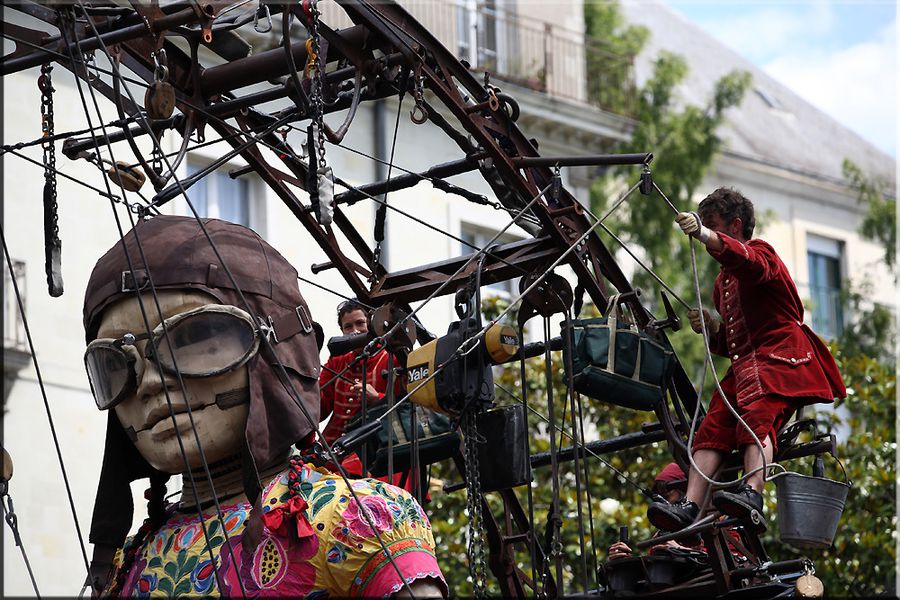 Les géants de Royal de Luxe dans les rues de Nantes