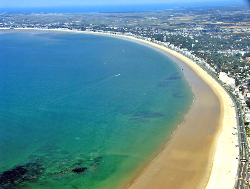 La plage Le remblais de la… Suivre les traces La Baie de La Baule