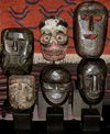 image_boutiques_33_1_six-masques-himalayens_opt372455_tn.jpg