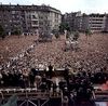 300px-JFK_speech_lch_bin_ein_berliner_1.jpg