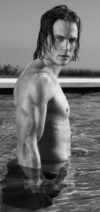 taylor-kitsch-main6.jpg