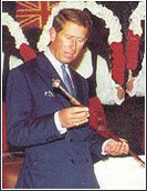 Le Prince Charles avec un Makila ou makhila