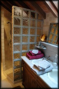 Les-Roses-Tremieres-16b.jpg