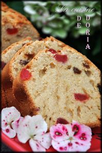 Cake-aux-fraises-sechees-et-raisins-3a.jpg