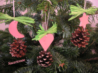 Suspension-pomme-de-pin-1.gif