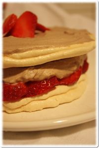 Gateau-meringue-choc-fraises-2-.jpg