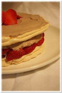 Gateau-meringue-choc-fraises.jpg