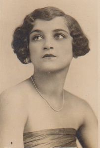 Recreatives-Deco_collection-femmes-3rd-series-of-beautie.jpg