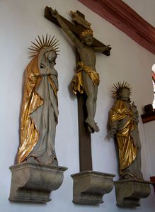 Martinskapelle 05 Figuren Suedwand
