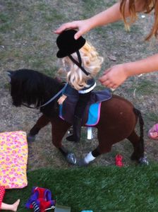 Cheval alexa kinra girls