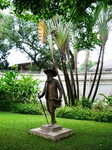 statue vientiane