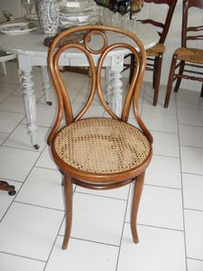 chaise cannée THONET