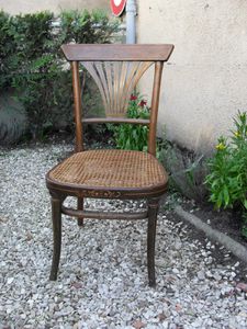 chaise cannée Thonet