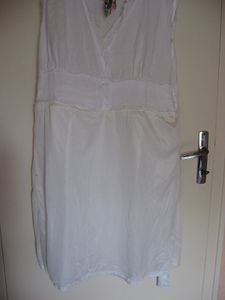 coudre un jupon à une robe transparente 010