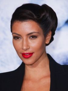 kimkardashianhairstyles_50supdowithroll.jpg