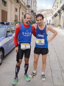Maratona Città di Rausa Hybla Barocco Marathon (11^ ed.). Il calabrese sestito si aggiudica la 42,195 km. Prima piazza nel podio per Giorgio Mirabella nella Mezza