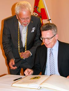 BesuchMaiziere 01 Goldenes Buch 2 Eintrag Vater