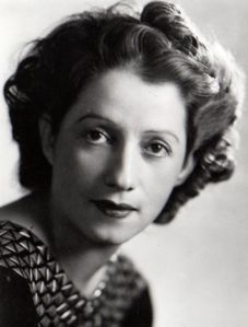 Consuelo_en_1942_a_Montreal.jpg