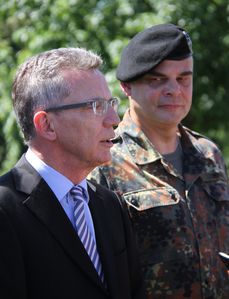 BesuchMaiziere 04 mit Zimmerer