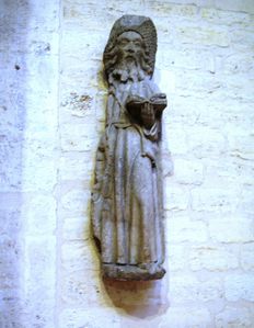 Eglise-Saint-Jacques-du-Haut-Pas-statue.jpg