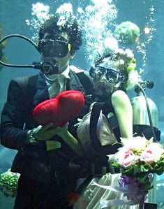 96 Underwater Wedding11