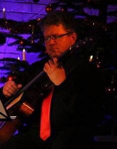 Prince 02a SwingingChristmas Ensemble 1 Robert Bachmaier 1