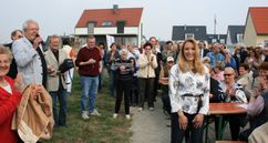 jahresbaumwegeroeffnunghertelbegrueung1.jpg