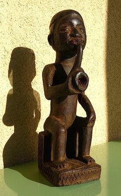 kongo-fumeur-pipe-statuette
