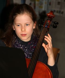 Weihnachtskonzert2012SMSV-18-Streichertrio-Mader-B-Kopie-1.jpg